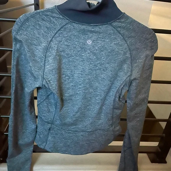 Lululemon Always Alert 1/2 zip crop - Picture 2 of 4